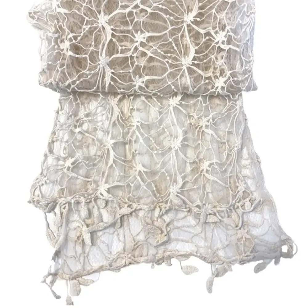 Vintage Delicate Lace Wrap in botanical weave